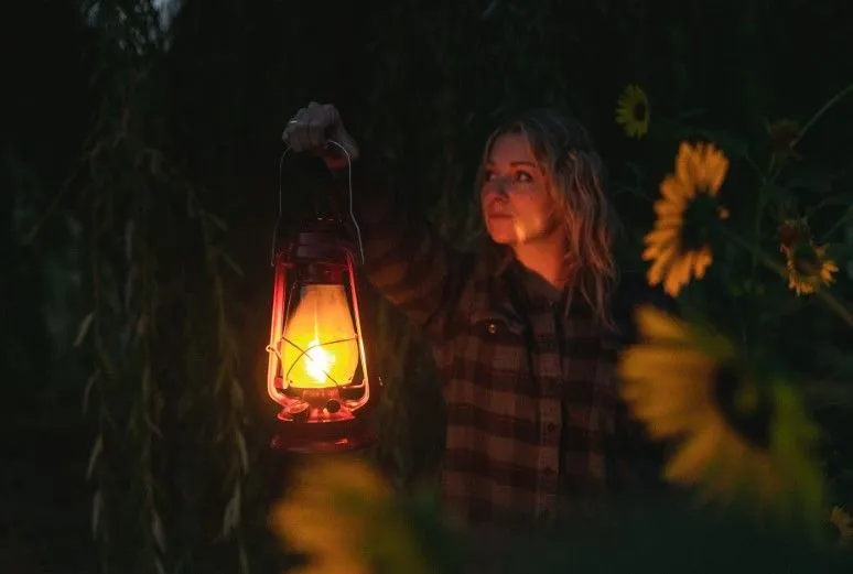 LED LANTERN - 9 IN